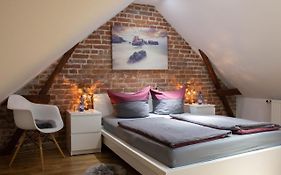 Kleine gemütliche Einliegerwohnung mit Garten und Pool